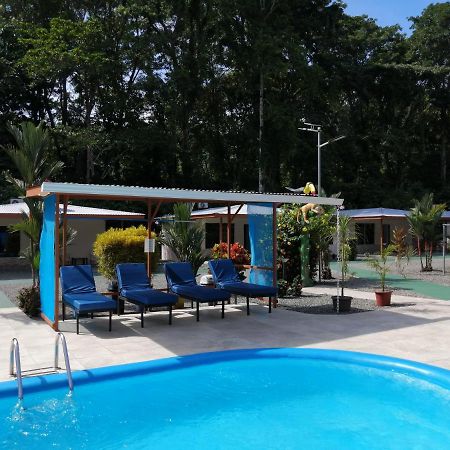 Puerto Vargas Lodge Cahuita Exterior photo