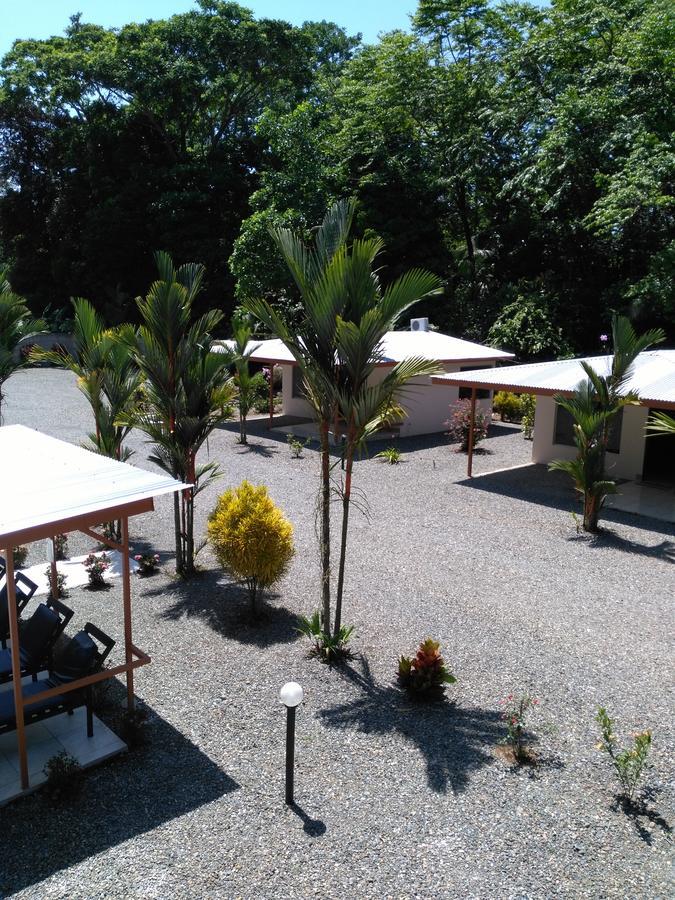 Puerto Vargas Lodge Cahuita Exterior photo